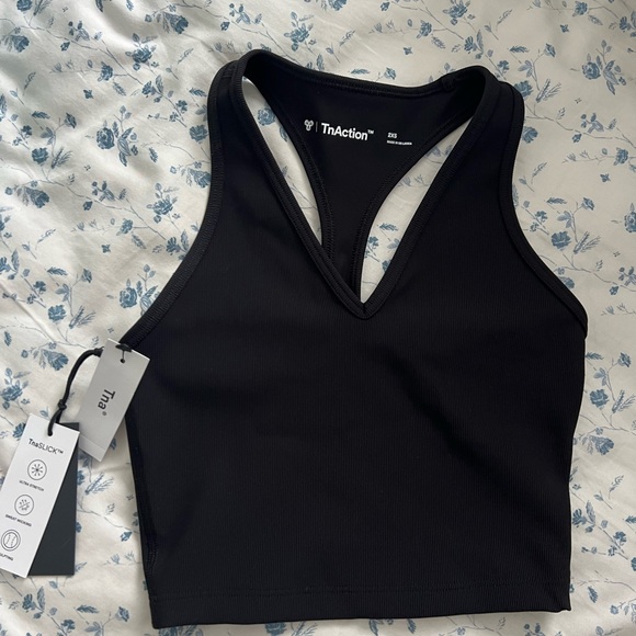 Aritzia TNA Slick Tone Crop Top Active 2XS NWT Black - Picture 1 of 3